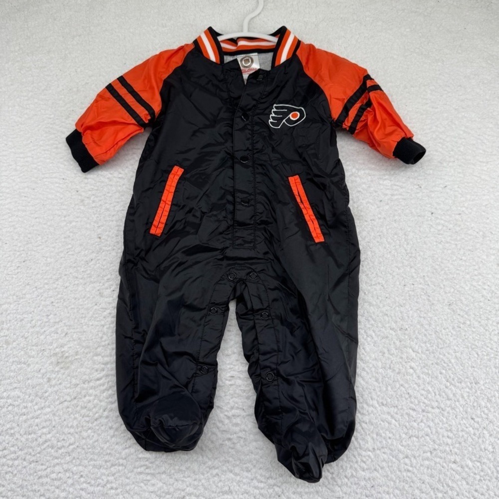 Vintage NHL Kid Athlete Philadelphia Flyers One-Piece Baby 3M Black Button Snap